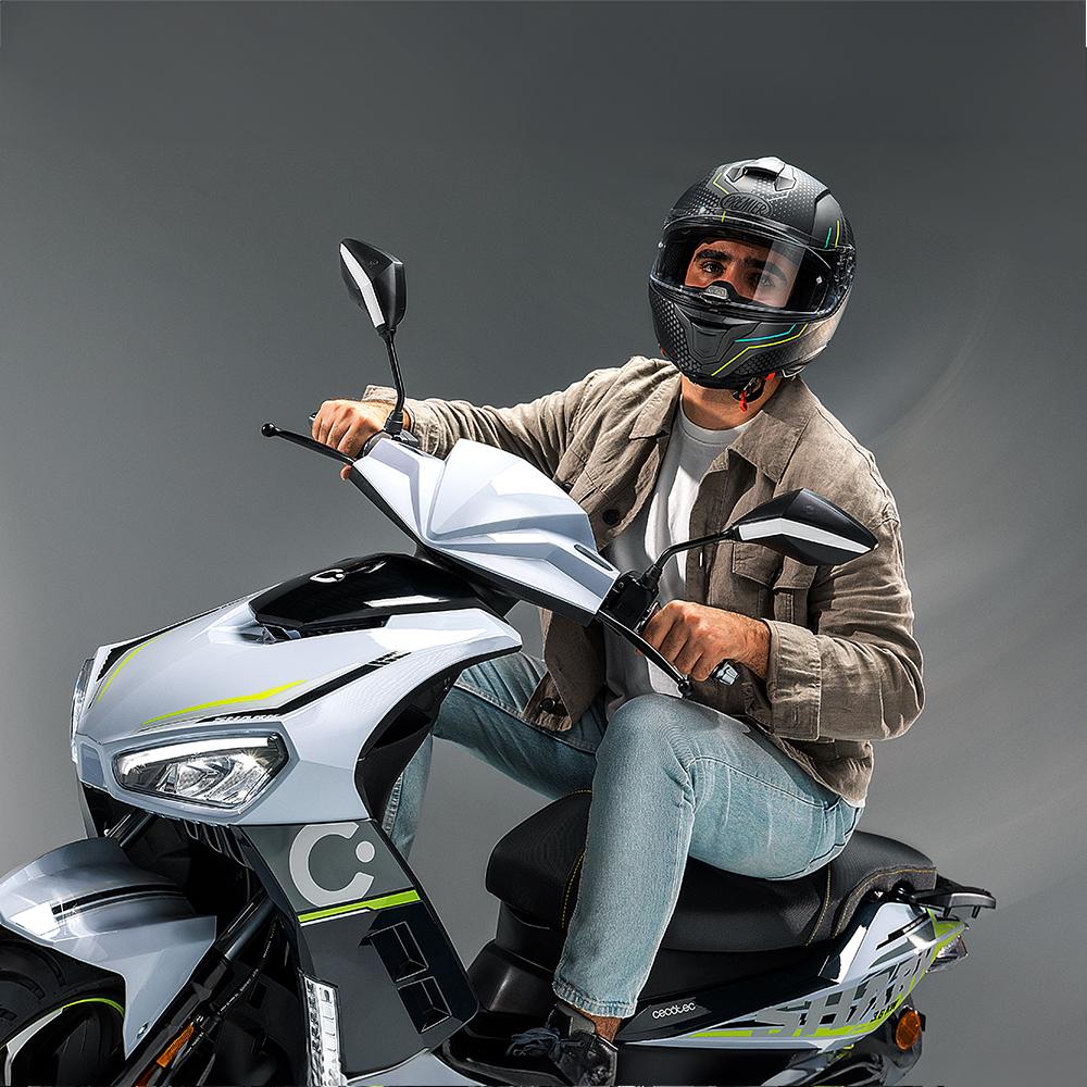 Cecotec Shark (Rojo/Blanco) Con una potencia máxima de 3600W, y con opción de una o dos baterías (66-132 Km de autonomía). Disponible en dos colores, combina diseño y agilidad.L1eB (Equivalente a 49cc) - Imagen 3